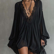 Vestido Mini Negro de Encaje con Espalda Abierta