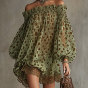 Vestido Mini Verde Oliva con Lunares y Hombros Descubiertos