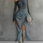 Conjunto Asimétrico Gris con Transparencias y Detalle Cut Out