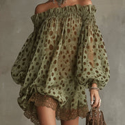 Vestido Mini Verde Oliva con Lunares y Hombros Descubiertos
