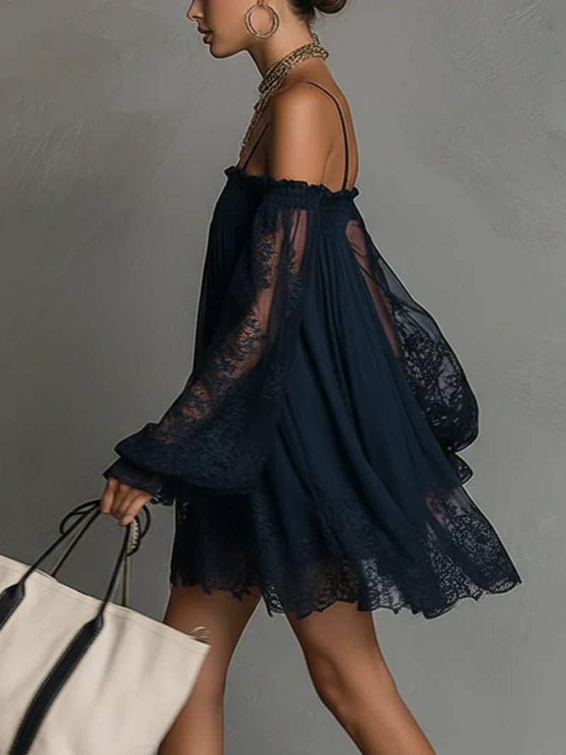 Vestido Mini Azul Marino de Encaje con Hombros Fríos