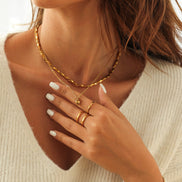 Collar con colgante de corazón de alivio