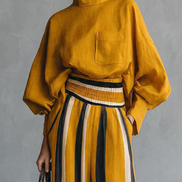 Conjunto de Top Holgado Mostaza y Pantalón Ancho a Rayas