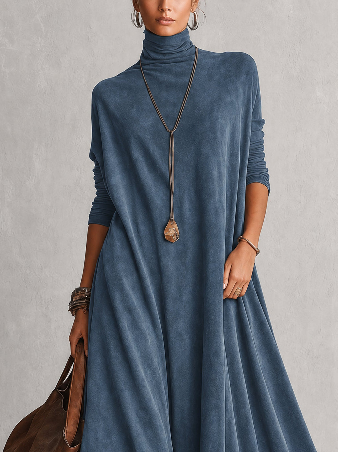Vestido evasé de cuello alto con paneles de encaje y manga larga