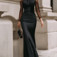Vestido Maxi Negro con Halter y Manga Transparente