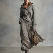 Falda Evasé con Estampado Leopardo Gris Elegante y Versátil