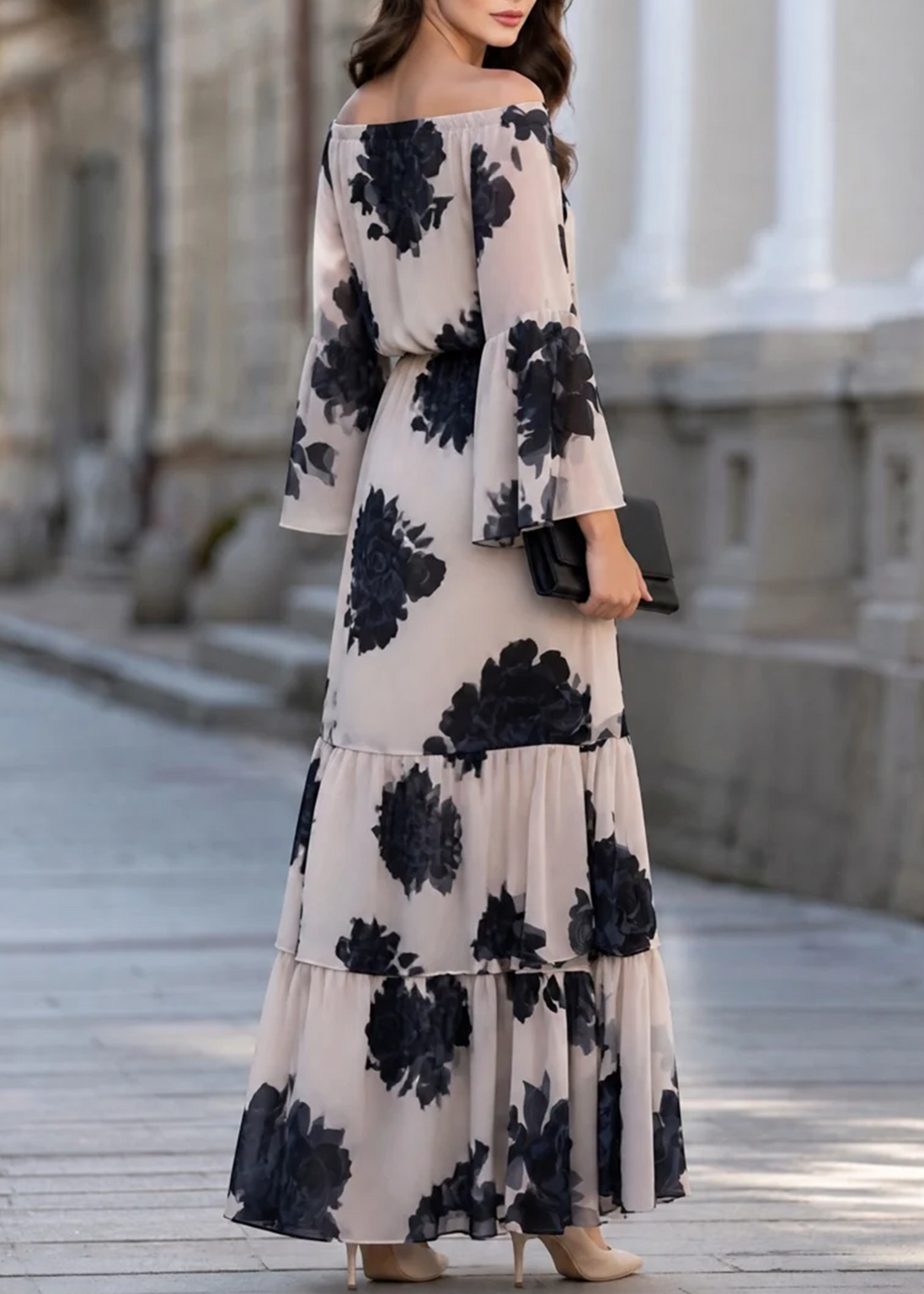 Vestido Maxi Beige de Hombros Descubiertos con Estampado Floral y Volantes