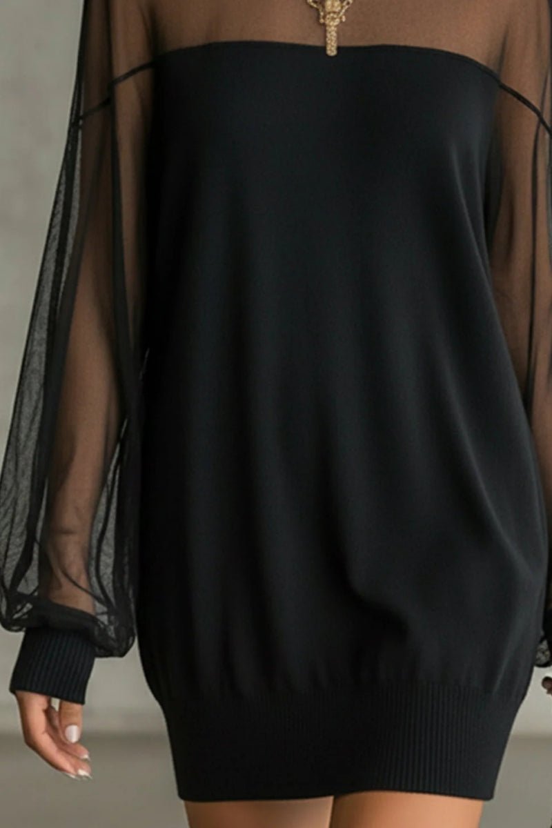 Vestido Mini Negro con Manga de Malla y Cuello Alto