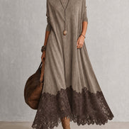 Vestido evasé de cuello alto con paneles de encaje y manga larga