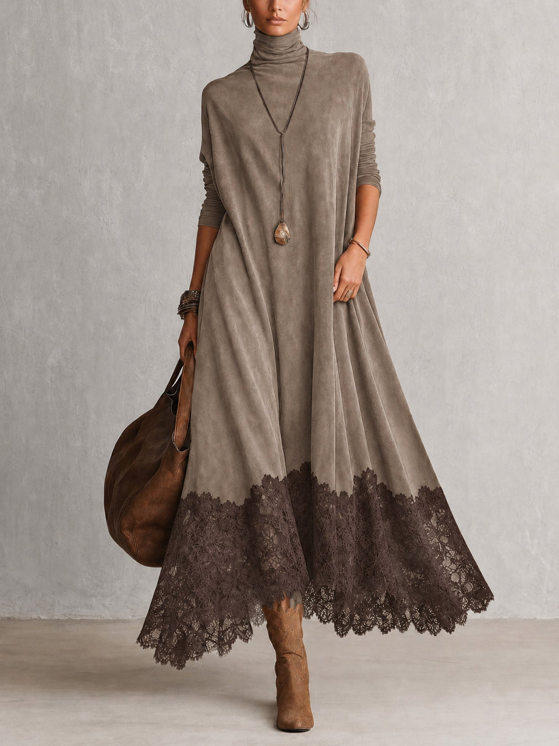 Vestido evasé de cuello alto con paneles de encaje y manga larga