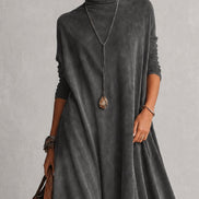 Vestido evasé de cuello alto con paneles de encaje y manga larga