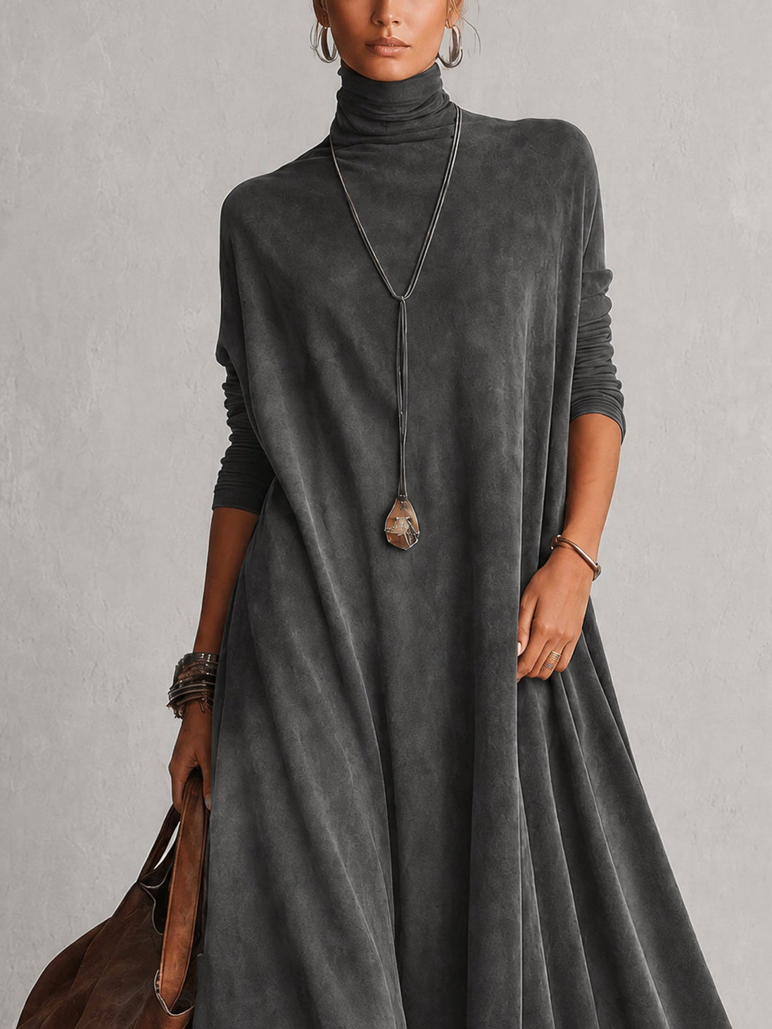 Vestido evasé de cuello alto con paneles de encaje y manga larga