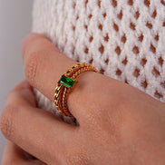 Anillo Espiral Verde Elegante