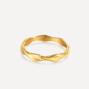 Anillo de Diseño Curvo Moderno