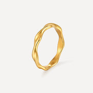 Anillo de Diseño Curvo Moderno