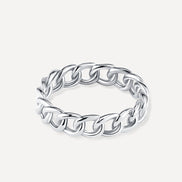Anillo entrelazado elegante