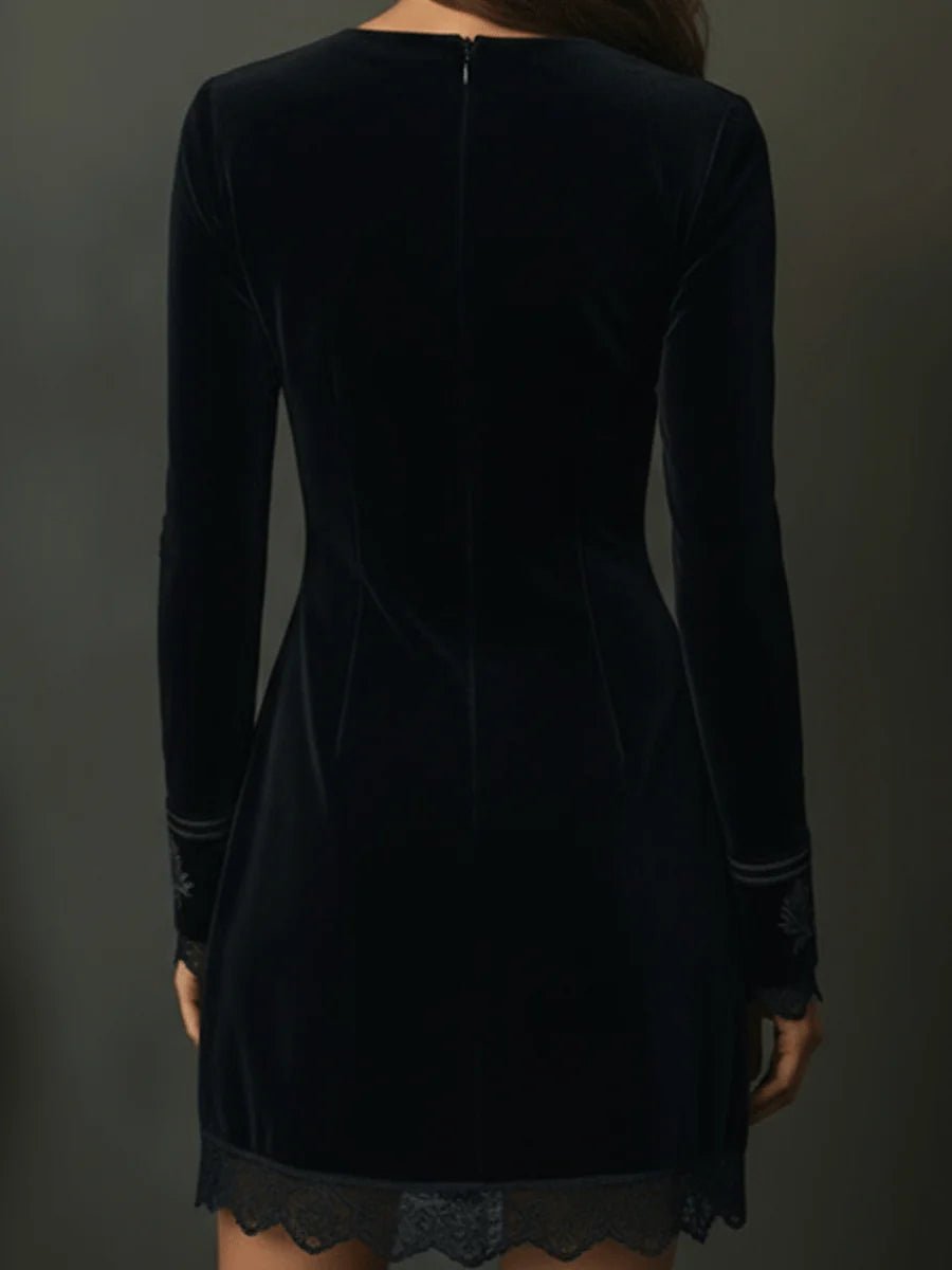 Vestido Mini Retro de Terciopelo Negro con Bordado y Ribete de Encaje