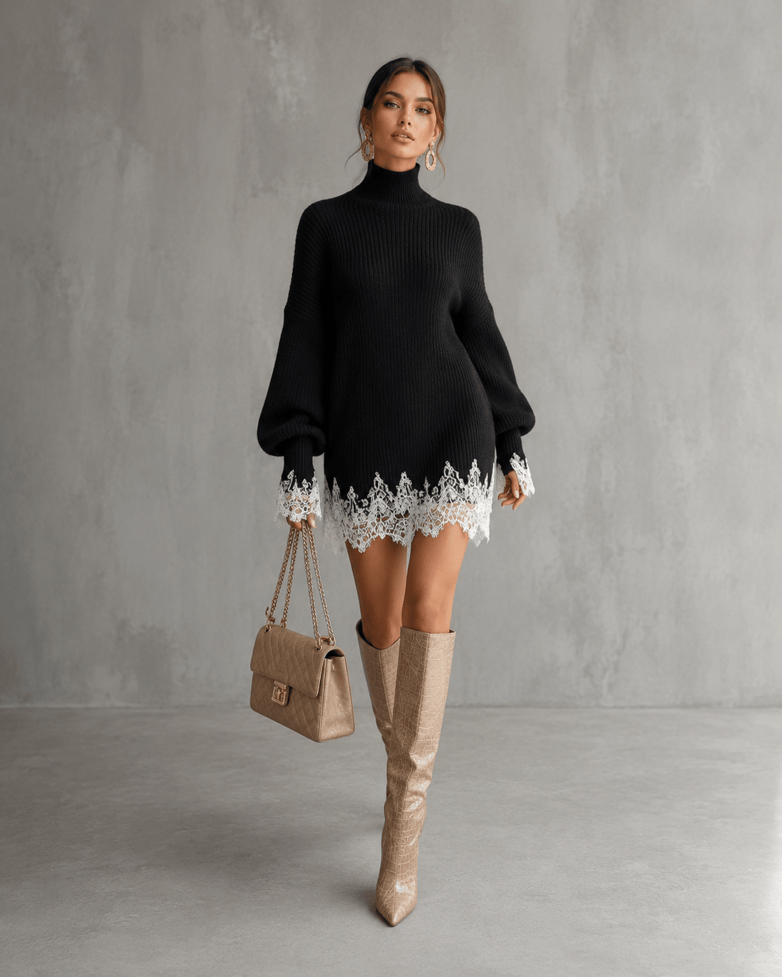 Vestido Corto de Punto con Cuello Alto y Encaje