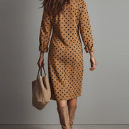 Vestido Midi con Lunares y Cuello Camisa