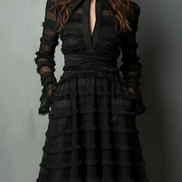 Vestido Mini Negro con Flecos y Capas Transparentes