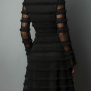 Vestido Mini Negro con Flecos y Capas Transparentes