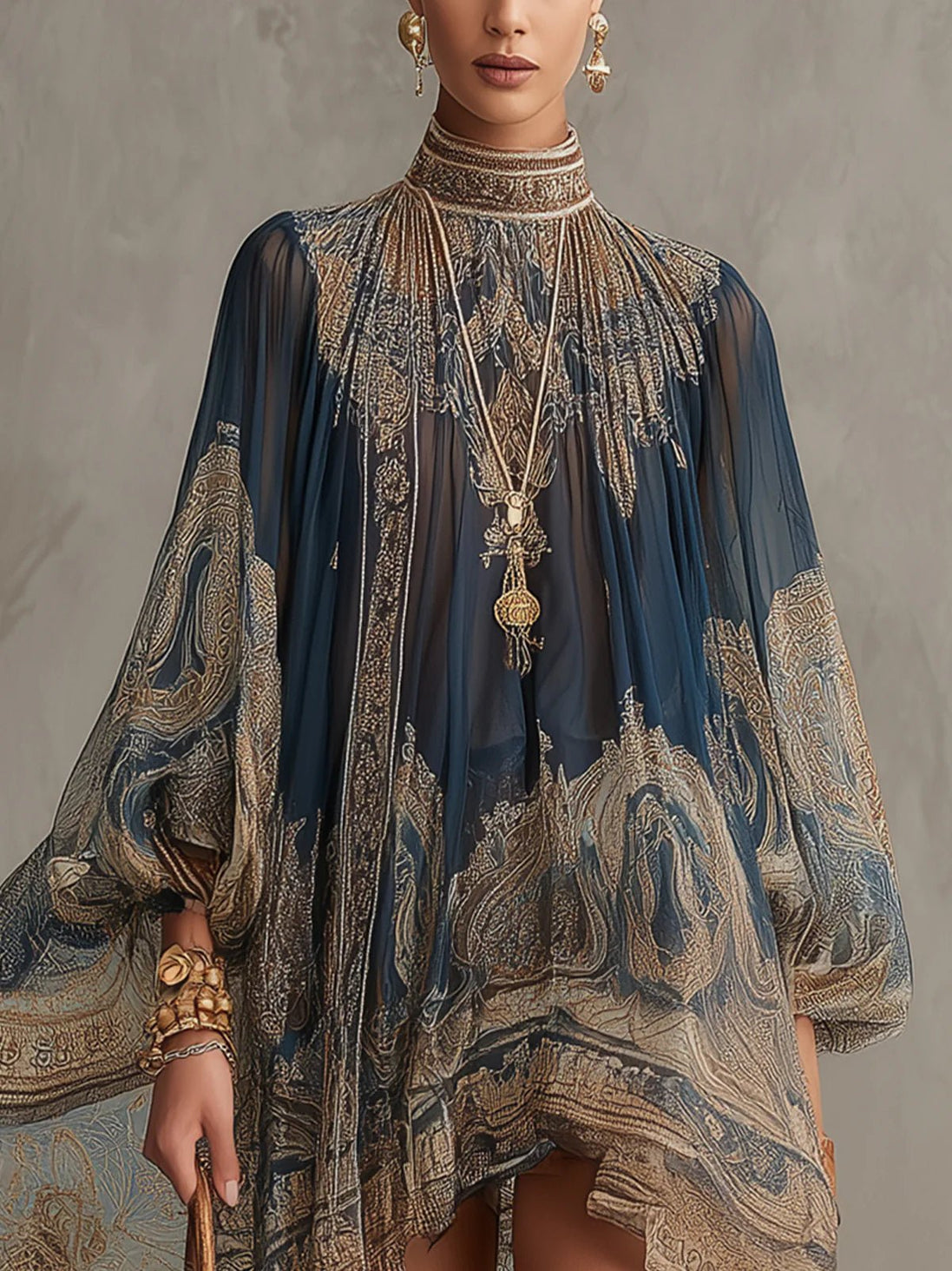 Vestido Mini de Chifón Azul Marino con Estampado Barroco y Cuello Alto