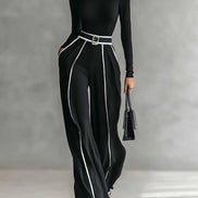 Conjunto Top de Cuello Alto con Ribete Blanco y Pantalón Ancho con Cinturón