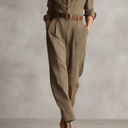 Mono Utilitario Marrón de Tweed a Cuadros con Textura Sofisticada