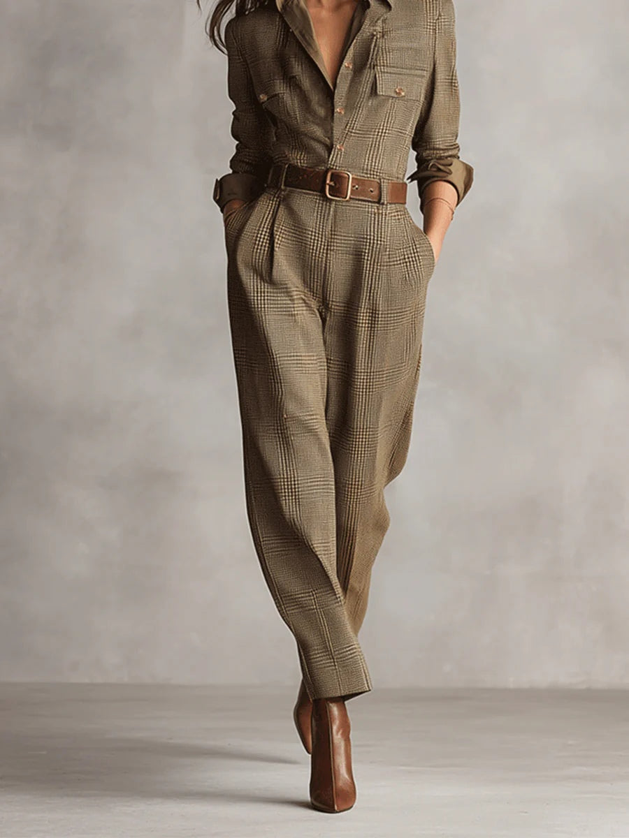 Mono Utilitario Marrón de Tweed a Cuadros con Textura Sofisticada