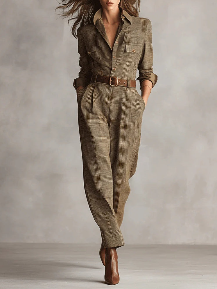 Mono Utilitario Marrón de Tweed a Cuadros con Textura Sofisticada
