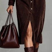 Vestido Midi Holgado de Pana con Doble Bolsillo y Botonadura