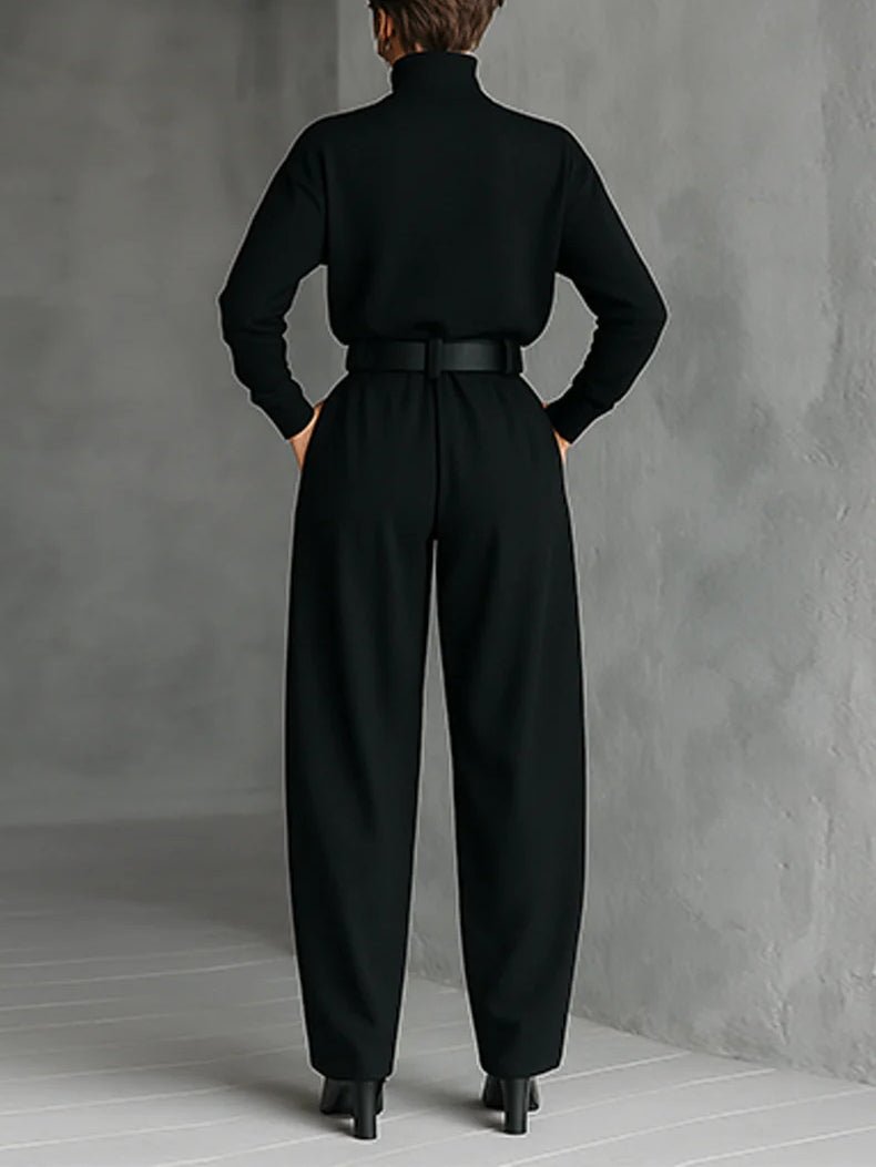 Conjunto Camiseta de Cuello Alto y Pantalón Recto Todo Negro con Cinturón