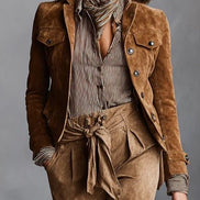 Chaqueta Corta de Ante Marrón con Cuello Solapa y Botonadura