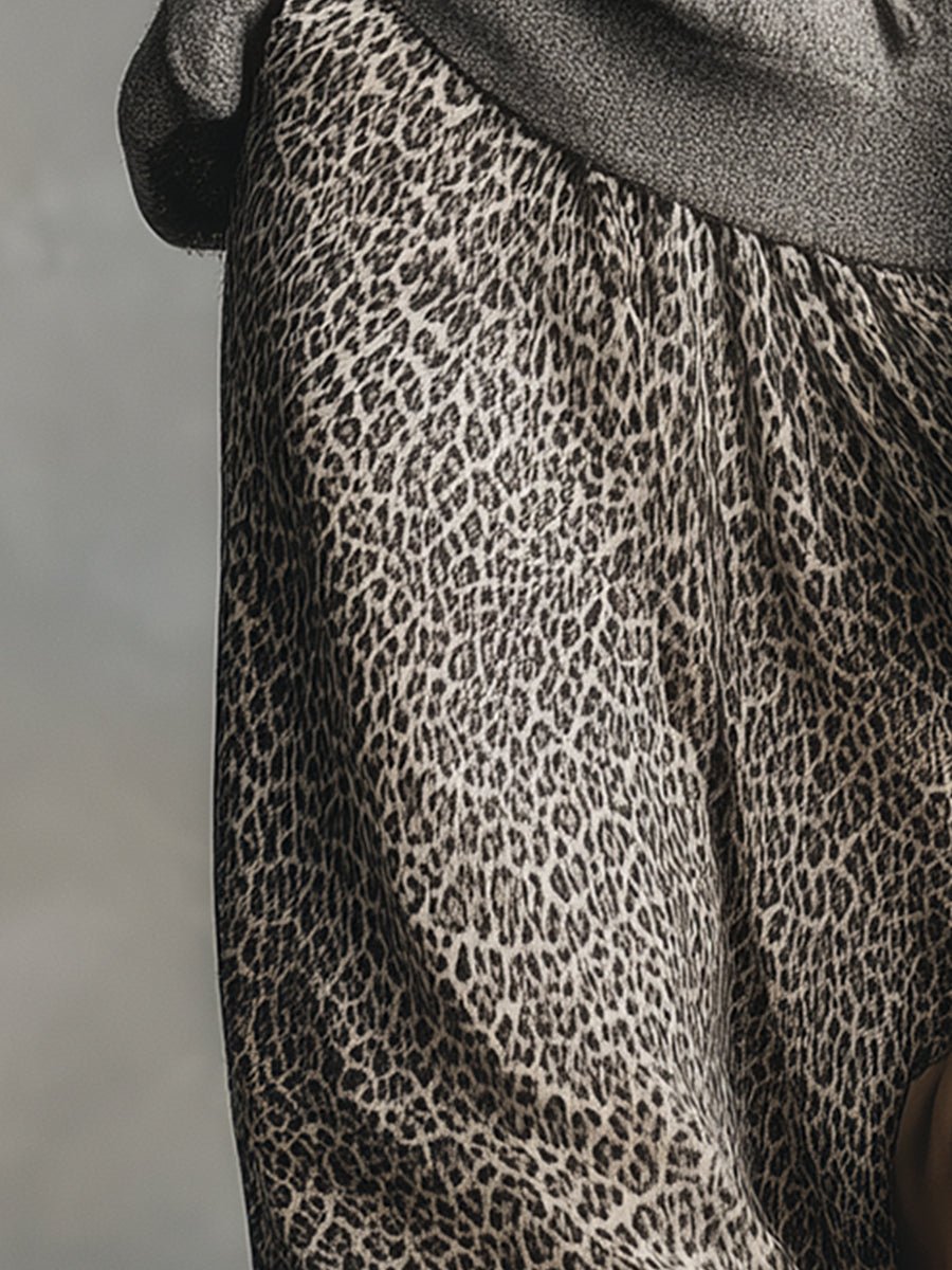 Falda Evasé con Estampado Leopardo Gris Elegante y Versátil