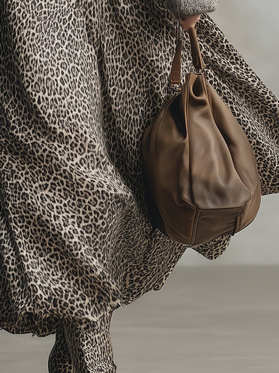 Falda Evasé con Estampado Leopardo Gris Elegante y Versátil