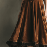 Vestido Midi Vintage de Terciopelo con Manga ¾ y Ribete de Encaje