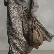 Falda Evasé con Estampado Leopardo Gris Elegante y Versátil
