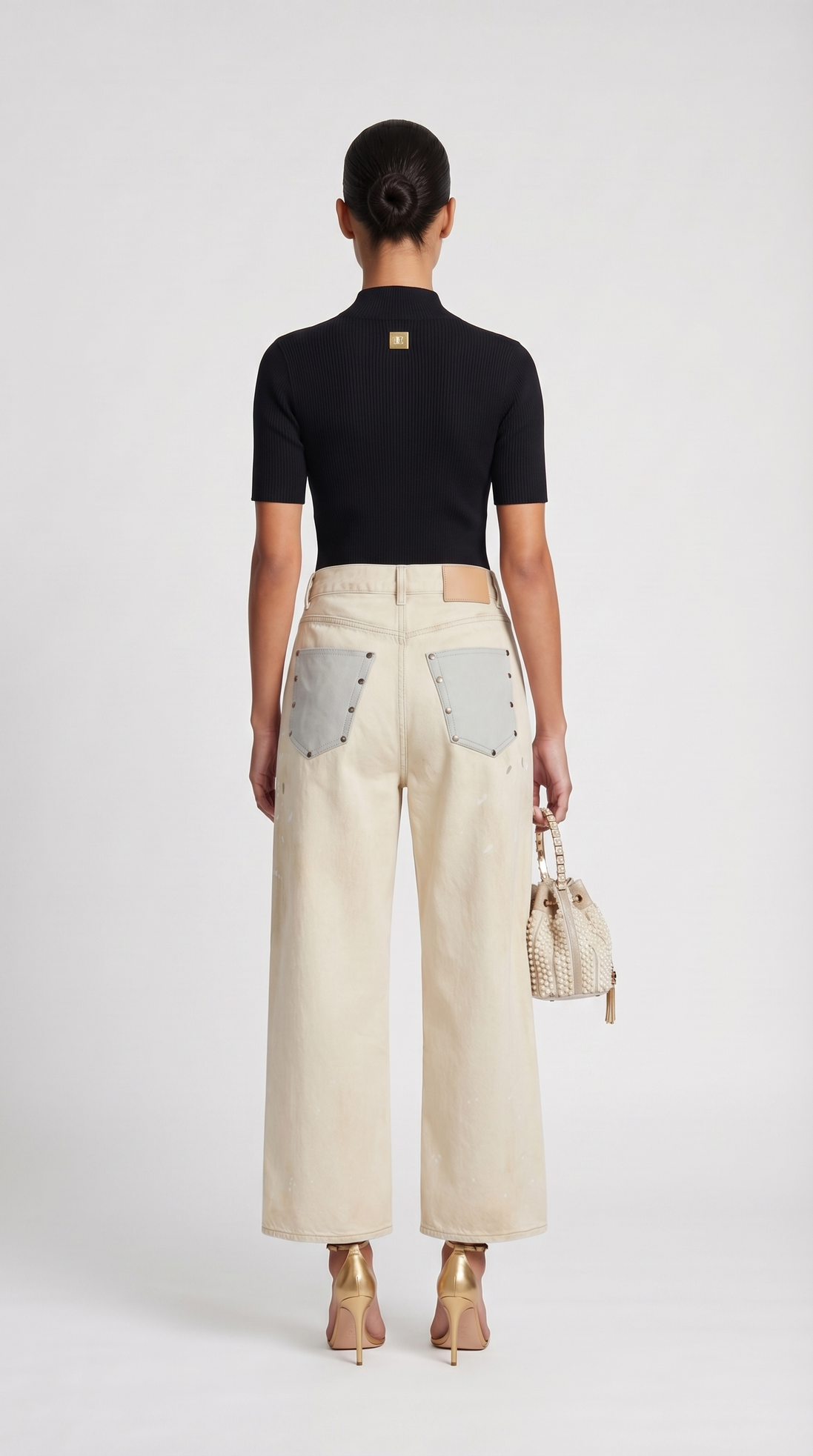 TOP DE PUNTO CANALE CON DETALLE METALICO NEGRO