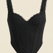 Lujoso Top Freya con Detalles de Encaje