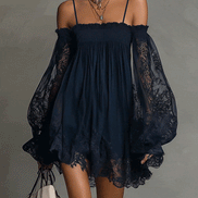 Vestido Mini Azul Marino de Encaje con Hombros Fríos