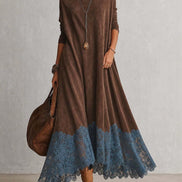 Vestido evasé de cuello alto con paneles de encaje y manga larga