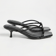 Sandalias con tacón Christina y detalle de nudo