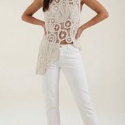 Blusa Asimétrica Delia con Detalles de Encaje