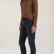 Blusa Jamie con cuello mock y lazo