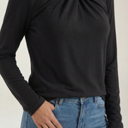 Blusa Jamie con cuello mock y lazo