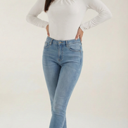 Blusa Jamie con cuello mock y lazo