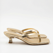 Sandalias Jessica con Tacón Kitten y Diseño de Zehentrenner