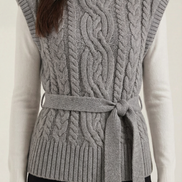 Chaleco de punto trenzado con cuello alto Wendy