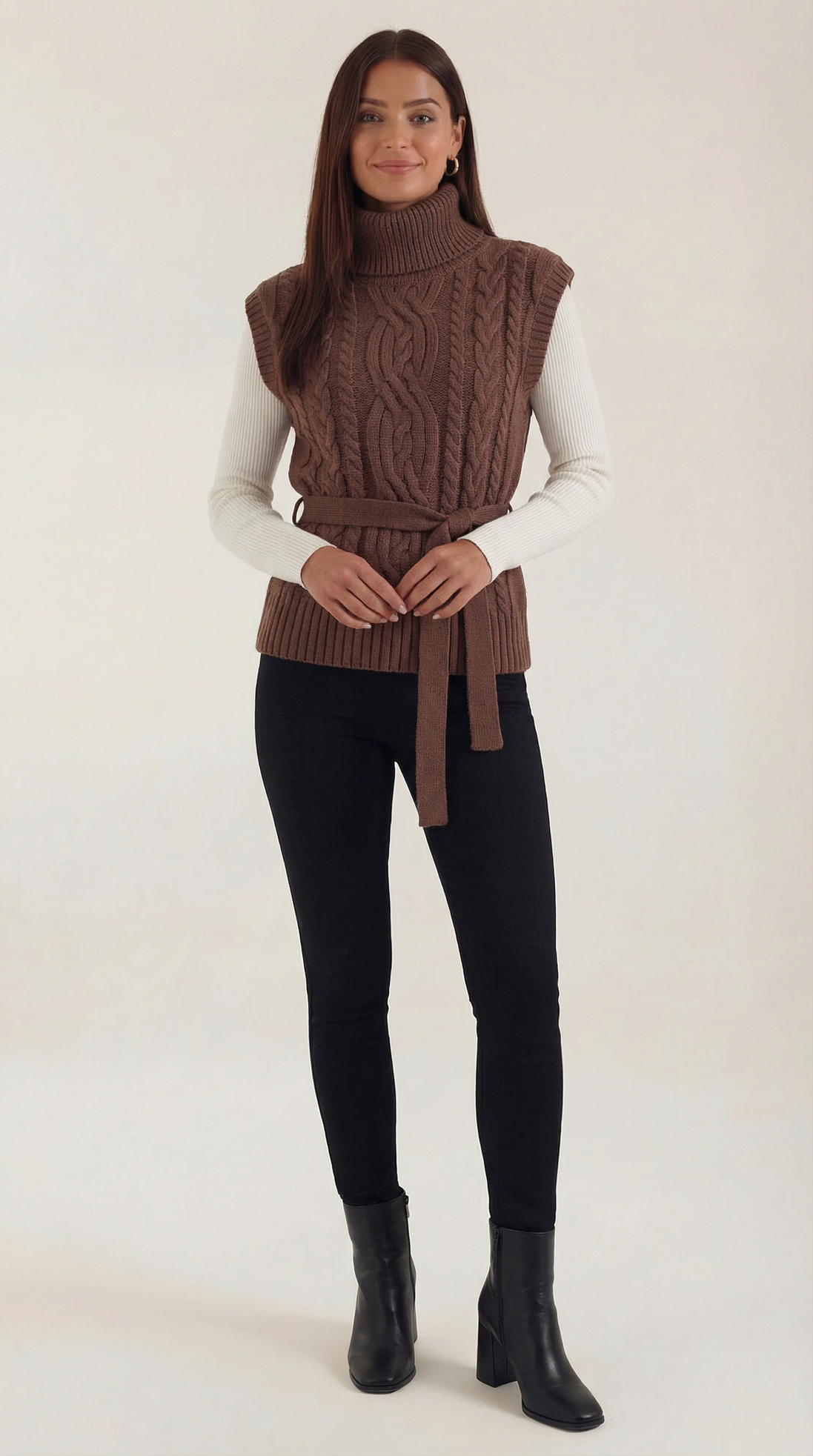 Chaleco de punto trenzado con cuello alto Wendy