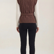 Chaleco de punto trenzado con cuello alto Wendy